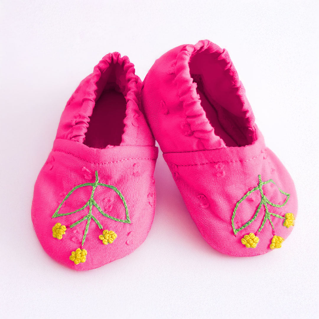 Keebee Organic Cotton Hot Pink Embroidered Baby Shoes - Garland of Flowers