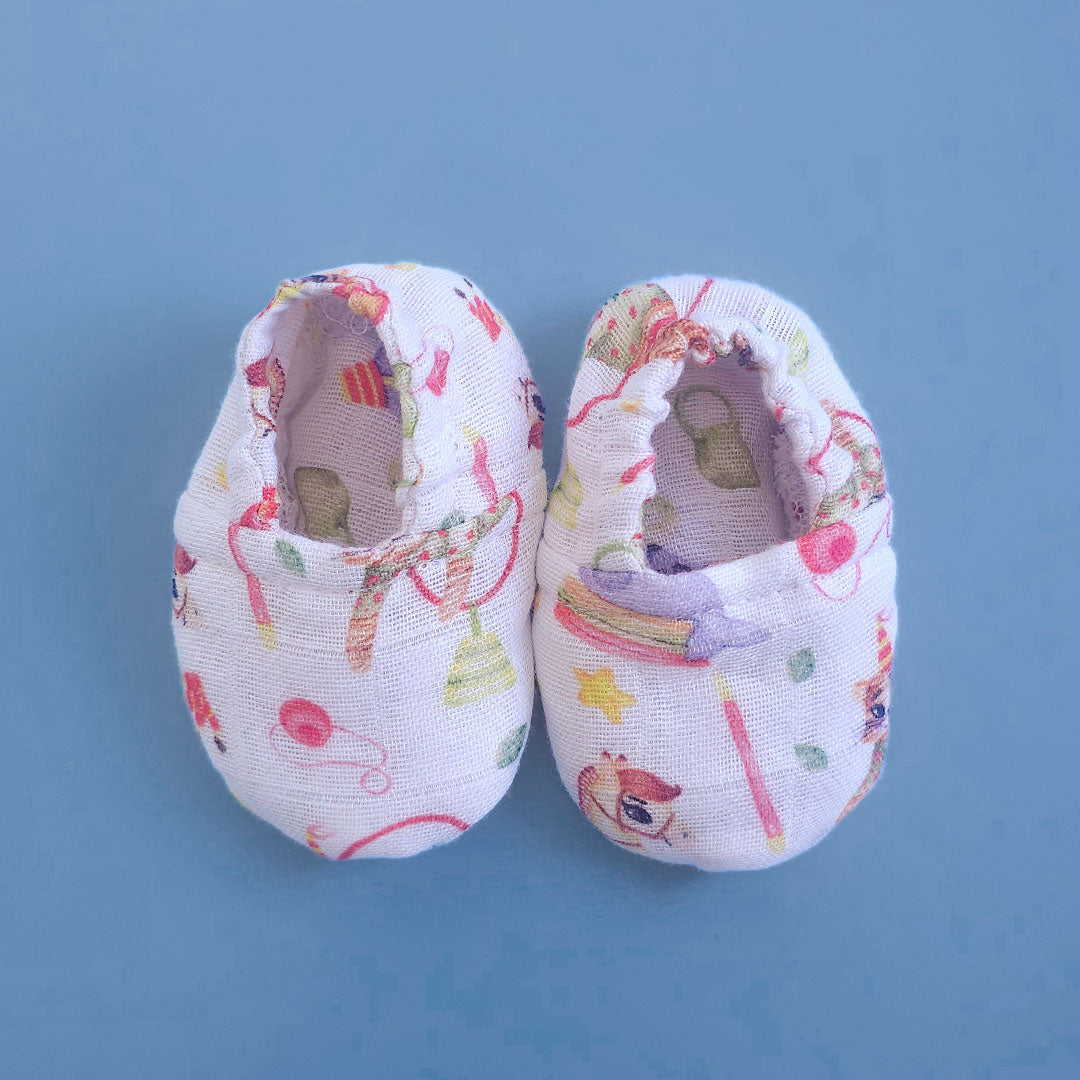 Keebee Organic Cotton Muslin Printed White Baby Shoes - Circus Crew