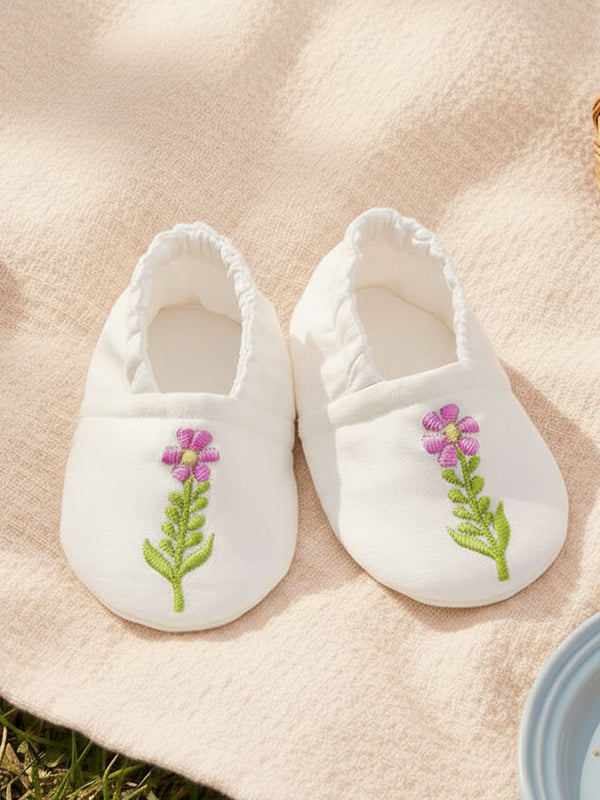 Embroidered White Baby Shoes - Rabbit