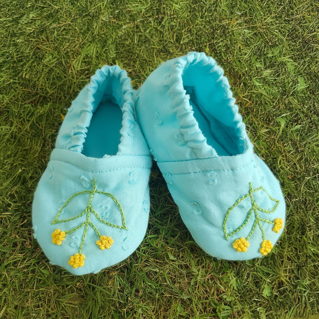 Keebee Organic Cotton Turquoise Blue Embroidered Baby Shoes - Flower Garland