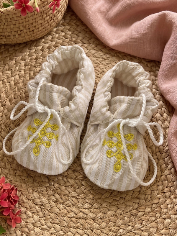 Baby Unisex Embroidered Beige and White Tie-Up Style Baby Booties – Rangoli