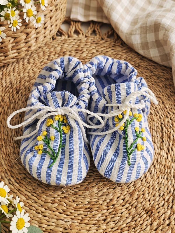 Baby Unisex Embroidered Blue and White Tie-Up Style Baby Booties – Yellow Flowers