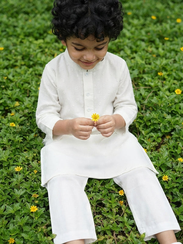 Boys Textured Kurta paired with Pajama Pants - White