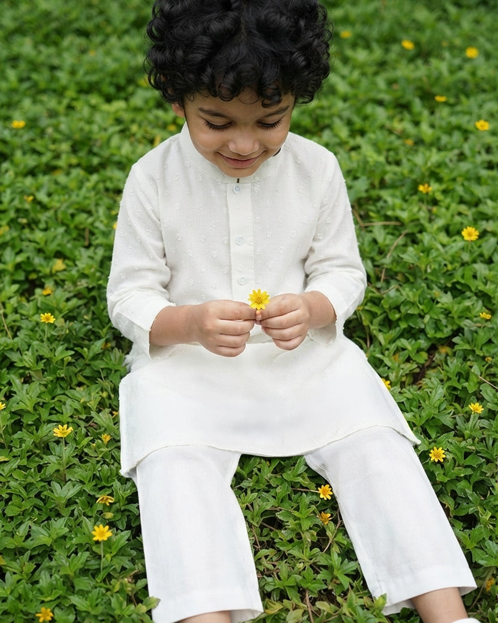 Boys Textured Kurta paired with Pajama Pants - White
